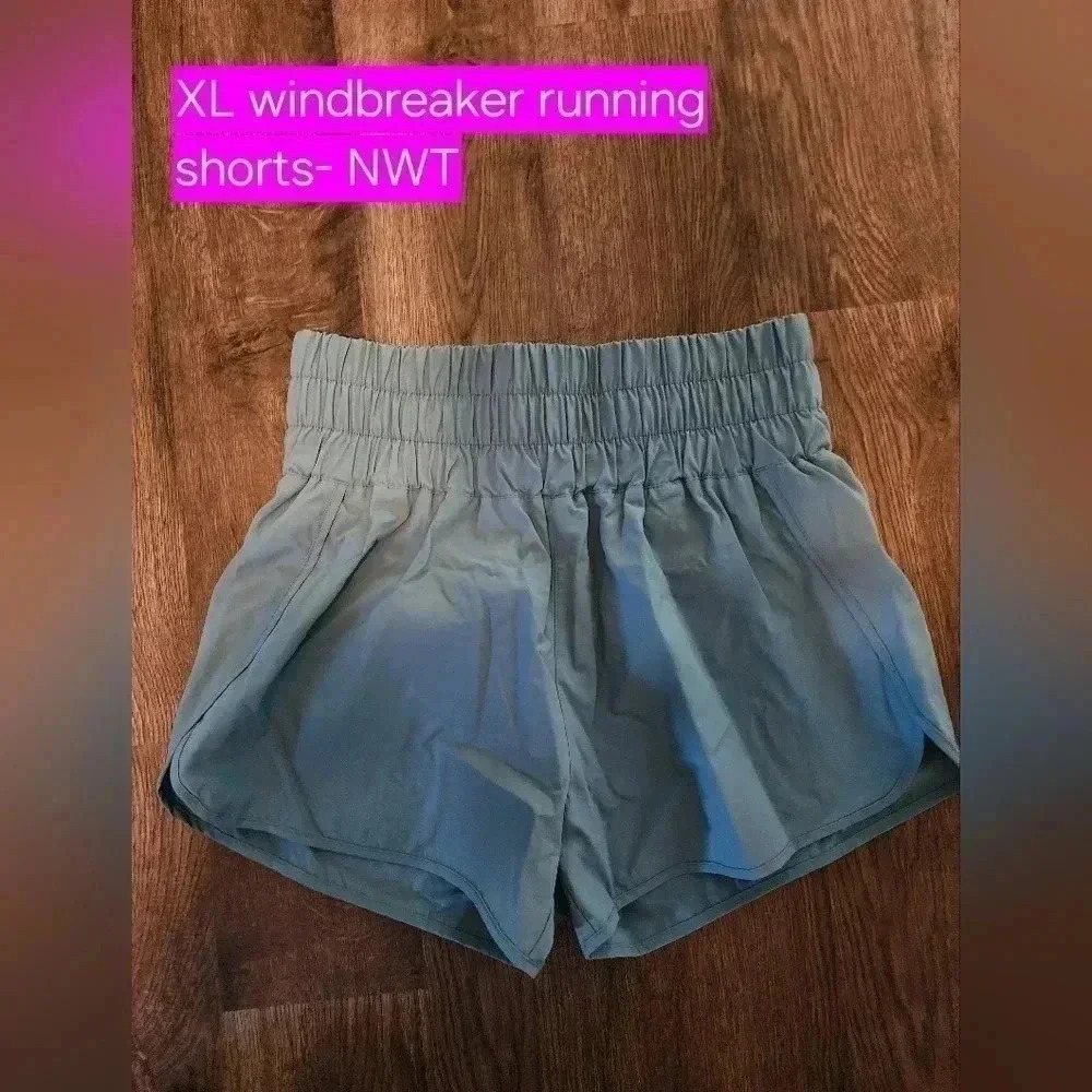 Windbreaker running short - size XL (14-16) - NWT